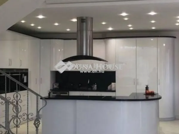 Eladó ház Szécsény 364 nm