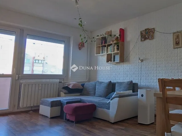 Eladó lakás Budapest III. kerület, Békásmegyer 52 nm