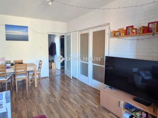 Eladó lakás Budapest III. kerület, Békásmegyer 52 nm