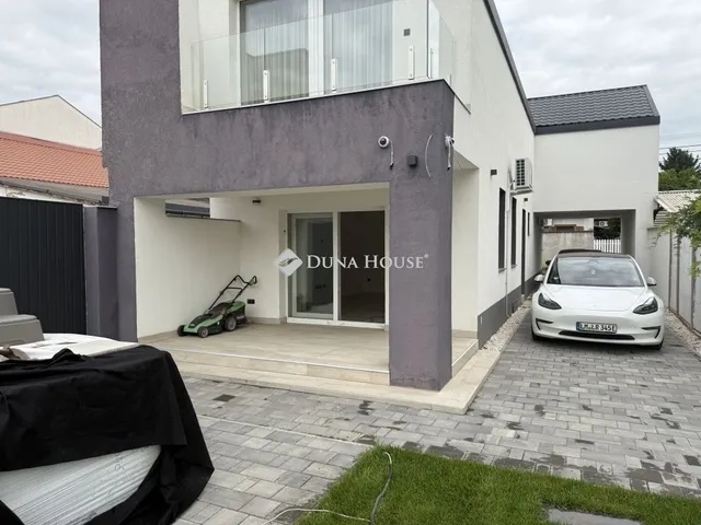 Eladó ház Budapest XV. kerület 125 nm