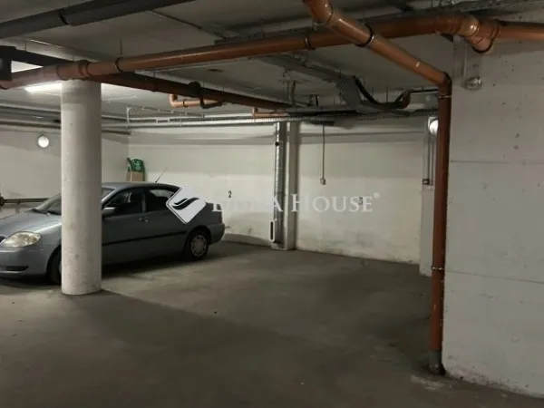 Eladó garázs Budapest VIII. kerület 13 nm