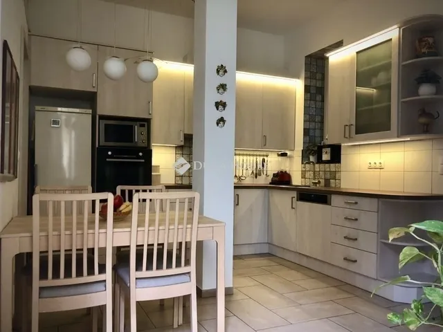 Eladó lakás Budapest VIII. kerület, Corvin negyed 72 nm