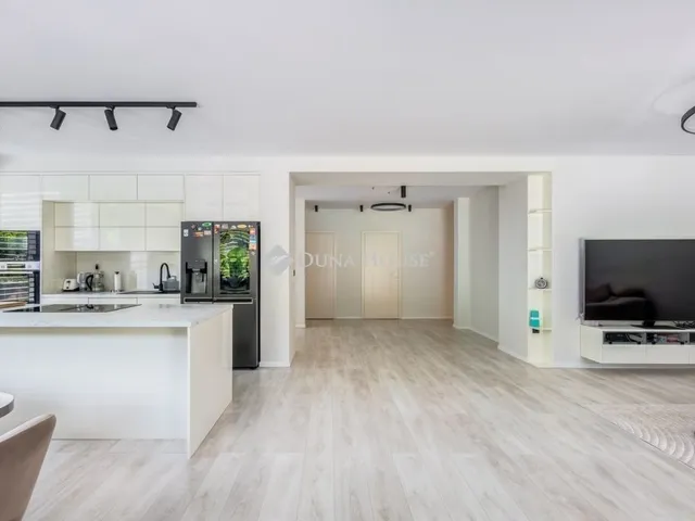 Kiadó ház Budapest III. kerület, Testvérhegy 343 nm