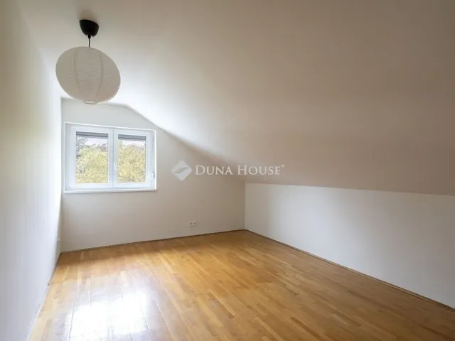 Eladó ház Budapest XVI. kerület 210 nm