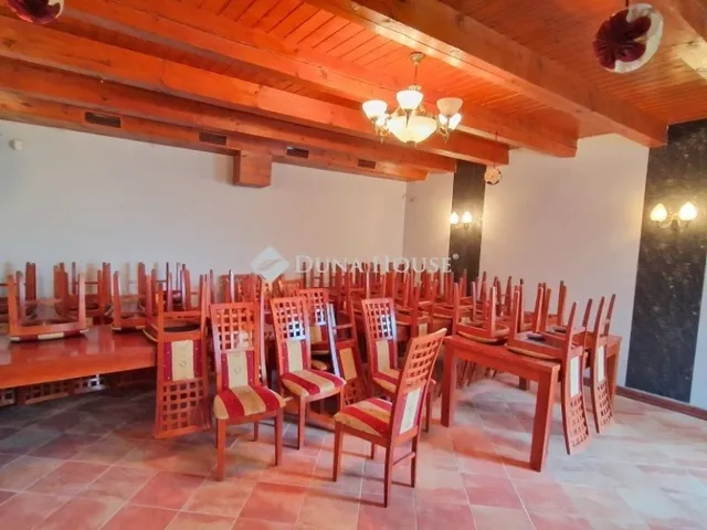 Eladó kereskedelmi és ipari ingatlan Kerepes 985 nm