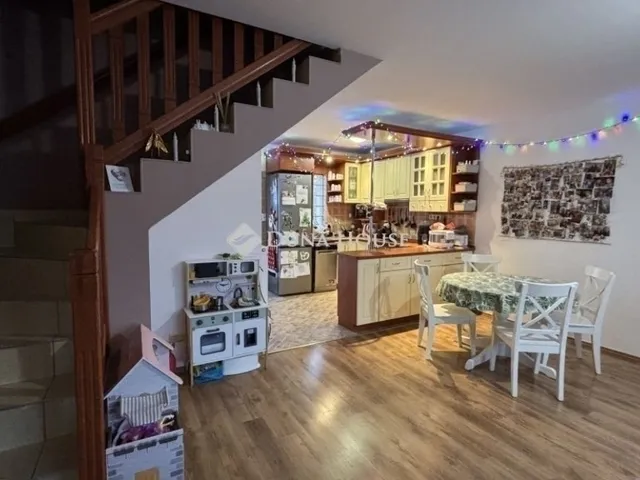 Eladó ház Üllő 87 nm