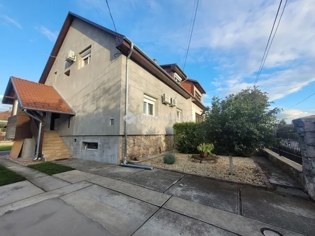 Eladó ház Budapest XVIII. kerület, Újpéteritelep 143 nm