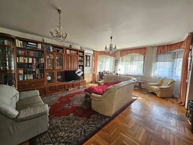 Eladó ház Budapest XVIII. kerület, Újpéteritelep 263 nm