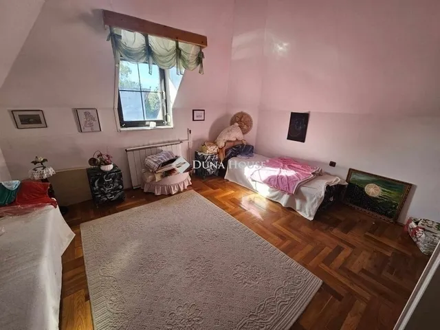 Eladó ház Budapest XVIII. kerület, Újpéteritelep 263 nm