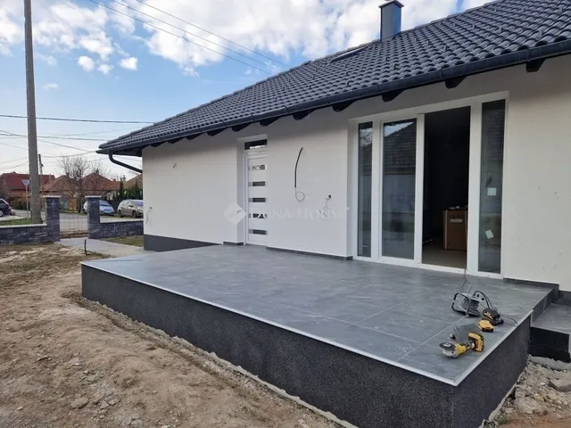 Eladó ház Üllő 95 nm