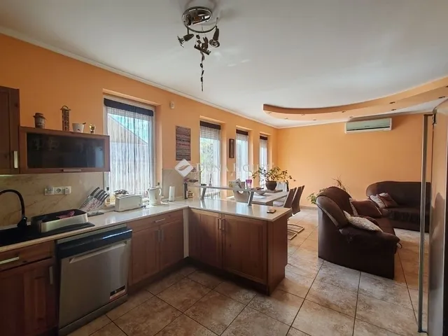 Eladó ház Budapest XVII. kerület, Rákoskert 196 nm