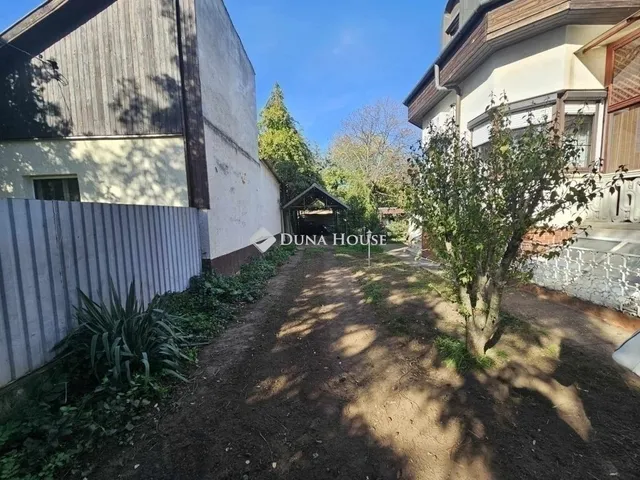 Eladó ház Budapest XVIII. kerület 263 nm
