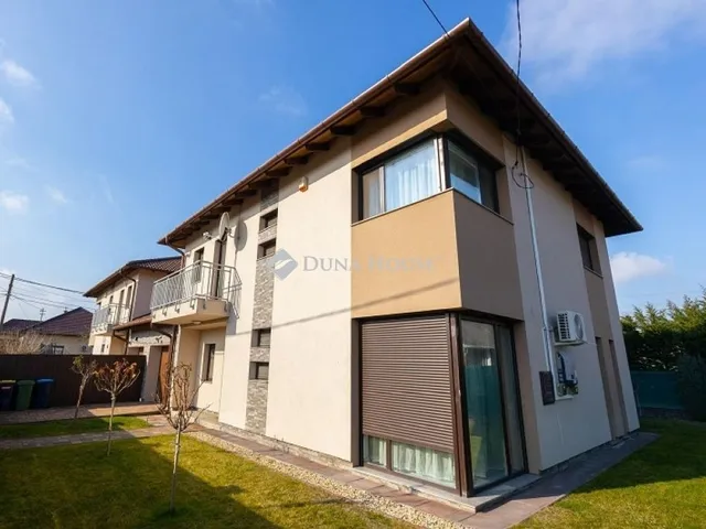 Eladó ház Budapest XVIII. kerület, Gloriett-telep 130 nm