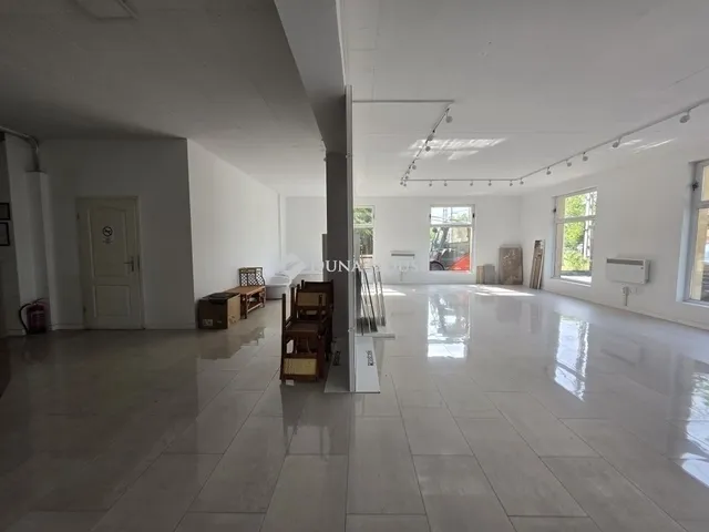 Eladó kereskedelmi és ipari ingatlan Budapest X. kerület 1216 nm