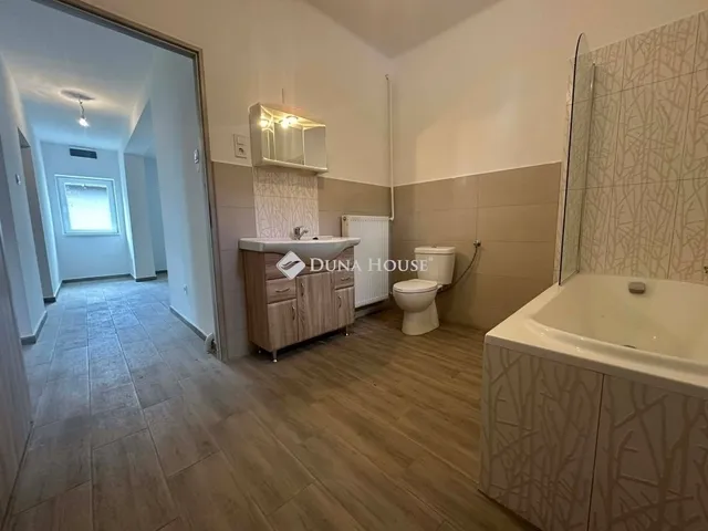 Eladó ház Cegléd 73 nm