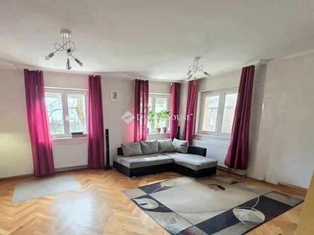 Eladó ház Fót 190 nm