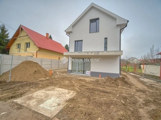 Eladó ház Budapest XVIII. kerület, Kossuth Ferenc-telep 130 nm