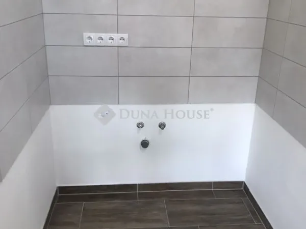 Eladó ház Budapest XVIII. kerület, Liptáktelep 100 nm