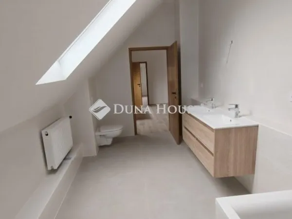 Eladó lakás Budapest XV. kerület, Rákospalota 102 nm