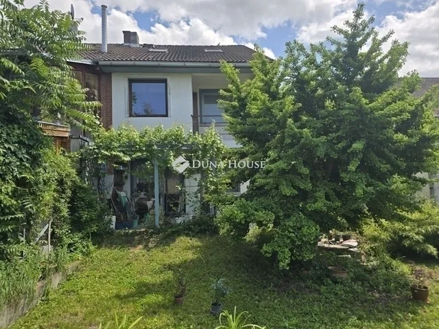 Eladó ház Budapest XVI. kerület, Rákosszentmihály 260 nm