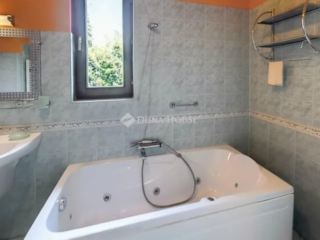 Eladó ház Budapest XVII. kerület, Rákoskert 317 nm