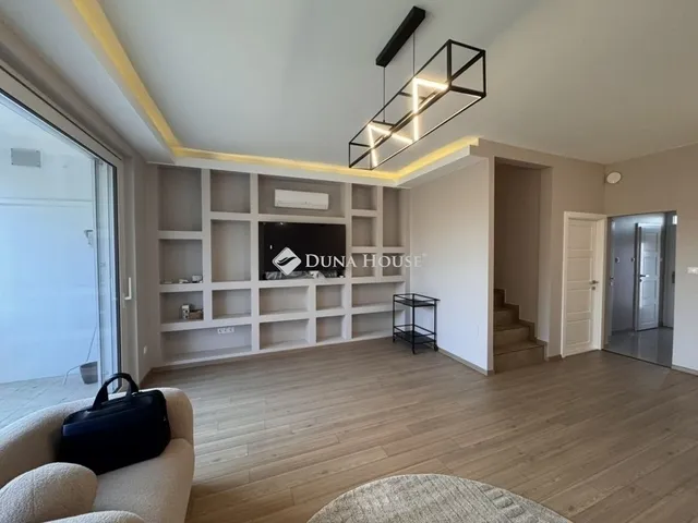 Eladó lakás Budapest XVI. kerület 176 nm