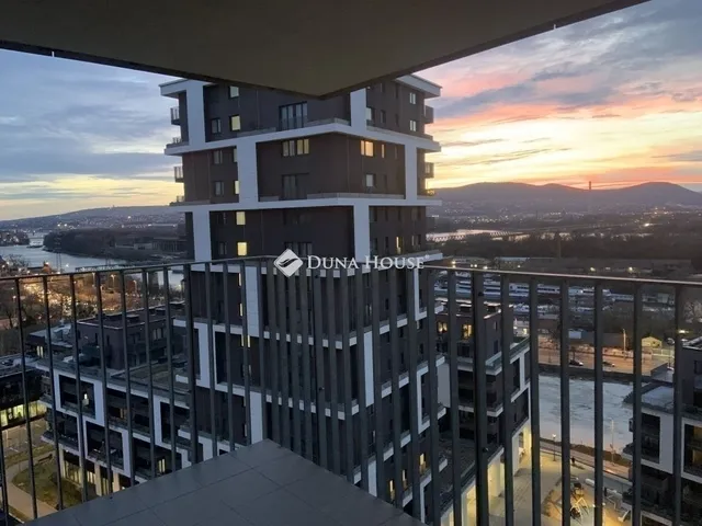 Eladó lakás Budapest IV. kerület, Újpest 104 nm