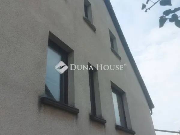 Eladó ház Budapest XVIII. kerület, Almáskert 207 nm