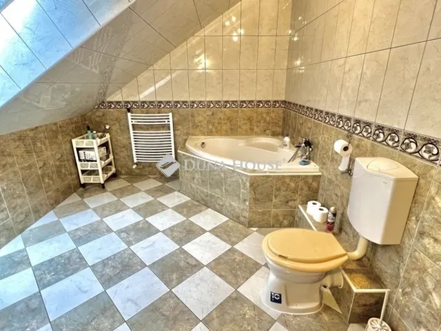 Eladó ház Budapest XVII. kerület 395 nm