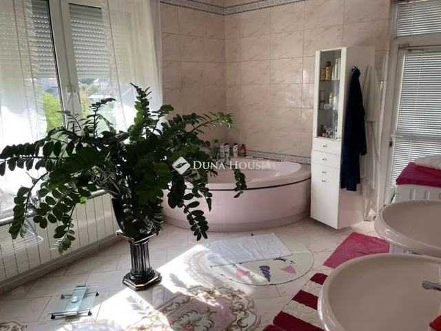 Eladó ház Budapest XX. kerület 480 nm