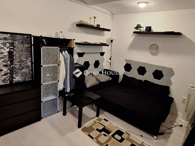 Eladó lakás Budapest X. kerület, Újhegy 25 nm