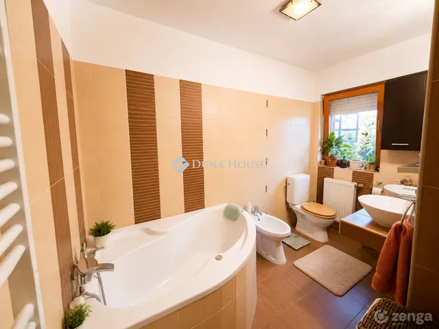 Eladó lakás Budapest XVII. kerület, Rákoscsaba-Újtelep 117 nm