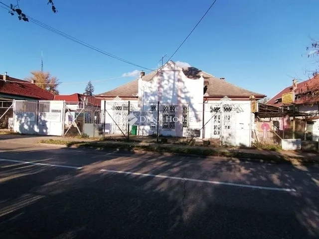 Eladó kereskedelmi és ipari ingatlan Budapest XVII. kerület, Rákoshegy 150 nm