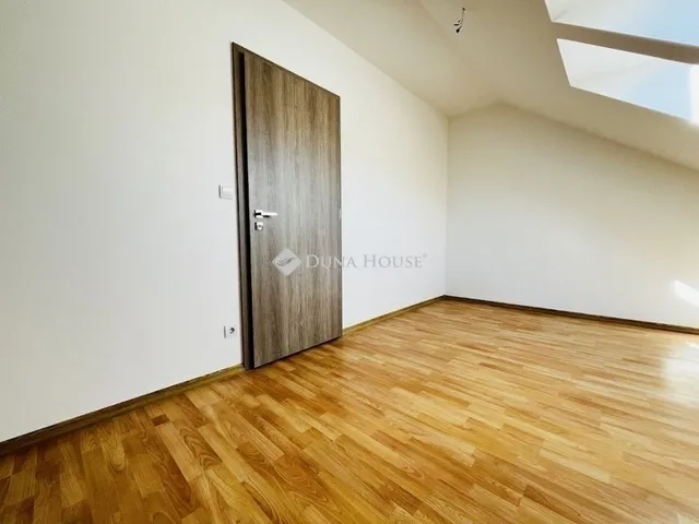 Eladó lakás Üllő 93 nm