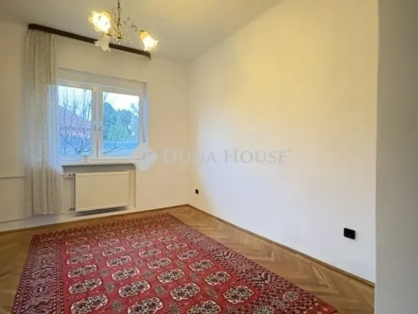 Eladó ház Budapest XVI. kerület, Sashalom 195 nm