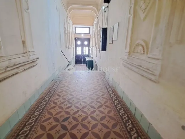 Eladó lakás Budapest VI. kerület 32 nm