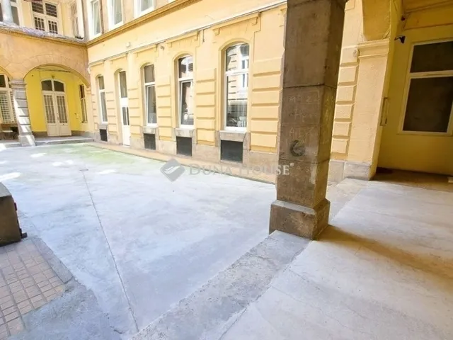 Eladó lakás Budapest VI. kerület 32 nm