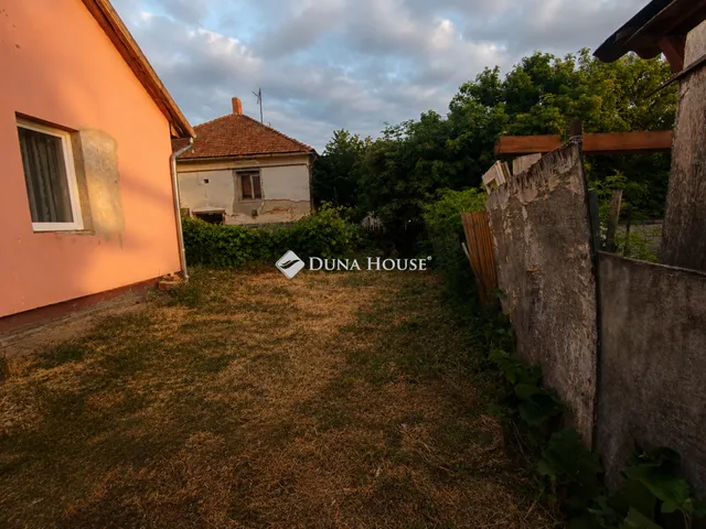 Eladó ház Abony 74 nm