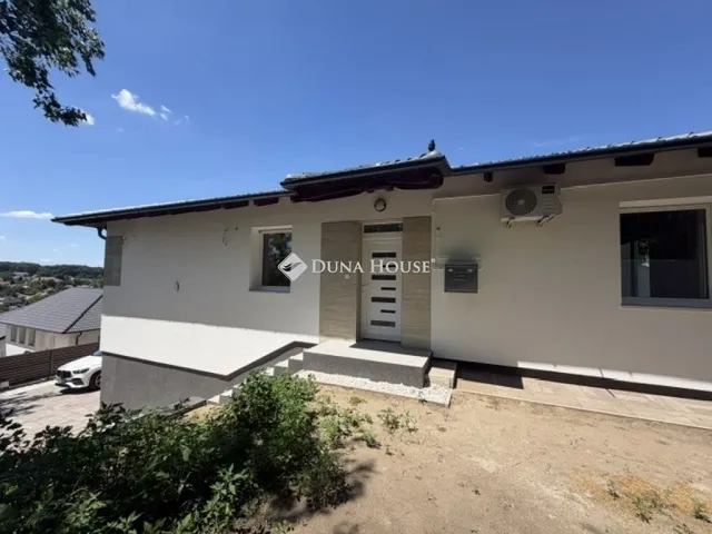Eladó ház Pécel 142 nm