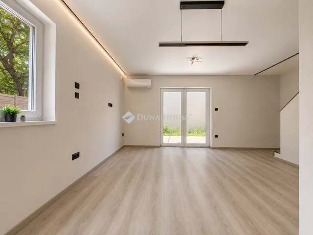 Eladó ház Budapest XVIII. kerület, Szemeretelep 109 nm