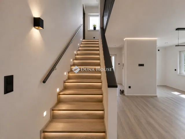 Eladó ház Budapest XVIII. kerület, Szemeretelep 109 nm