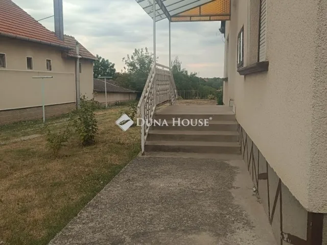 Eladó ház Úri 84 nm