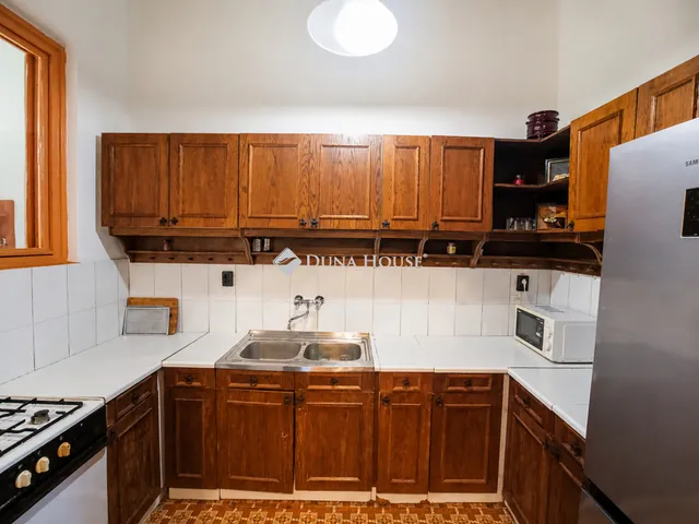Eladó lakás Budapest VI. kerület 70 nm