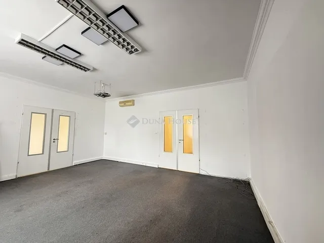 Eladó kereskedelmi és ipari ingatlan Budapest VI. kerület 114 nm