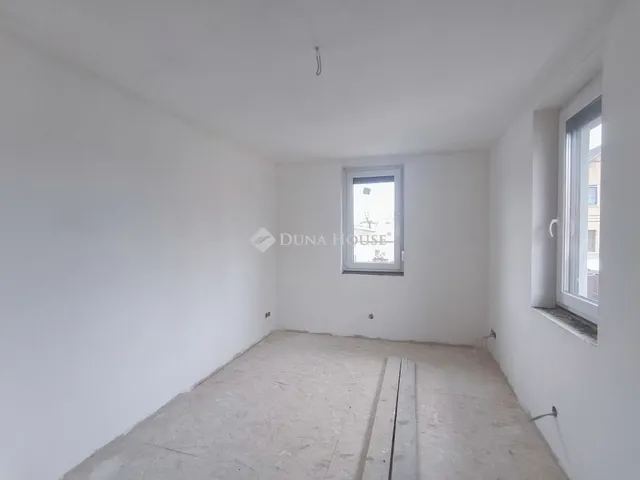 Eladó lakás Budapest XVII. kerület, Rákoscsaba-Újtelep 120 nm