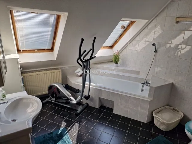 Eladó lakás Budapest XVII. kerület, Rákoskeresztúr 118 nm