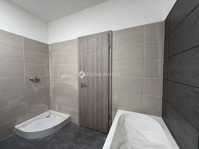Eladó ház Budapest XVIII. kerület, Almáskert 112 nm