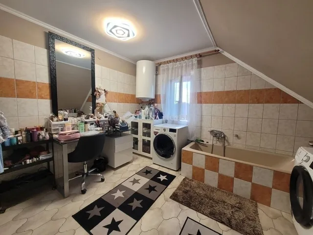 Eladó ház Budapest XVIII. kerület, Újpéteritelep 143 nm
