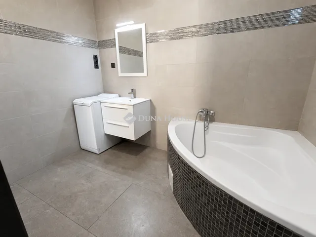 Eladó ház Budapest XVIII. kerület, Újpéteritelep 91 nm