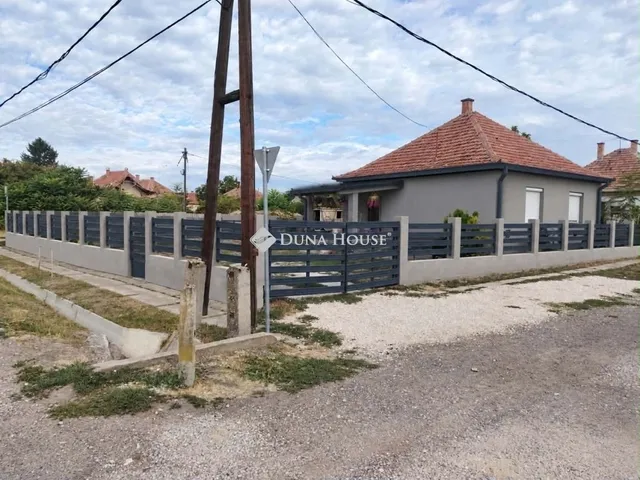 Eladó ház Újszász 70 nm